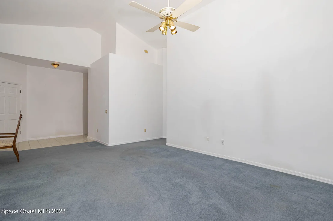 Photo of 484 Arrowmount Place
