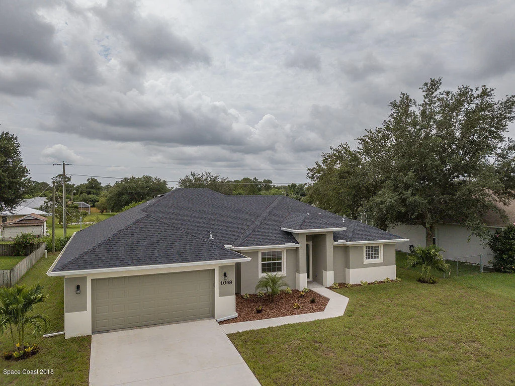 Photo of 1048 Landsdowne Drive