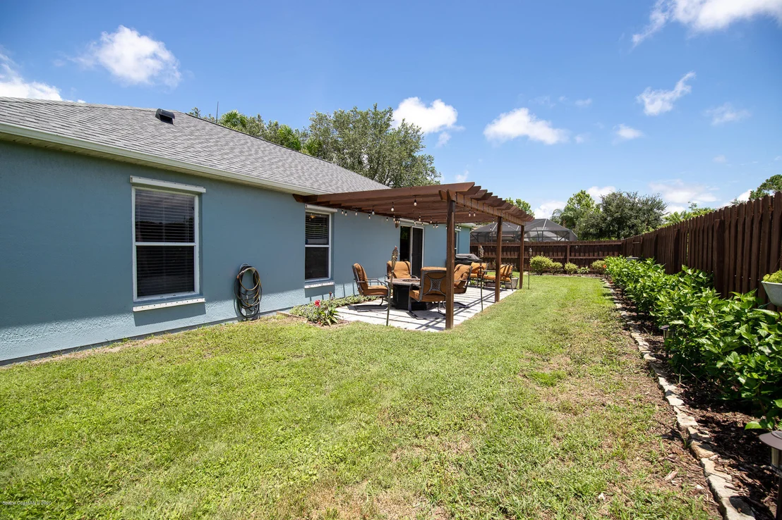 Photo of 817 Honeysuckle Drive