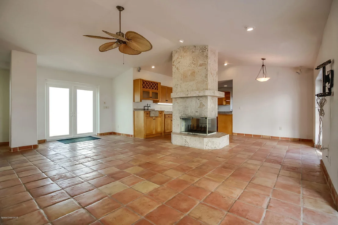 Photo of 2075 N Highway A1a N
