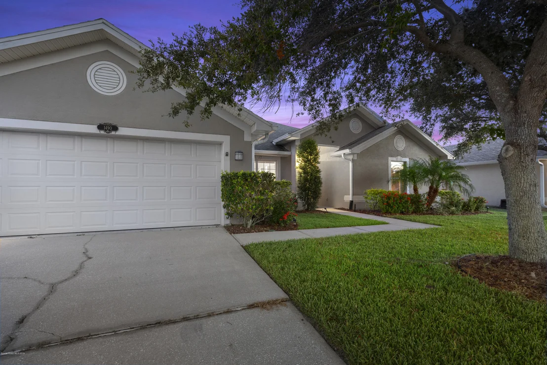 Photo of 1490 Whitman Drive