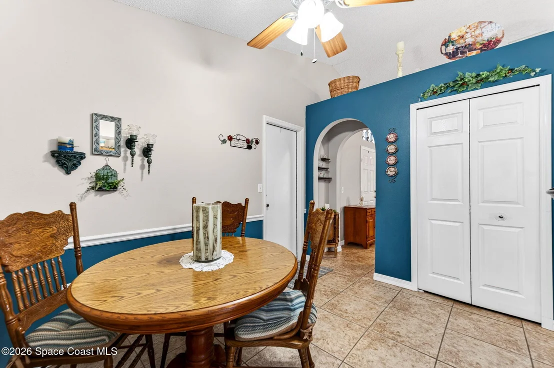 Photo of 2125 Redwood Circle NE