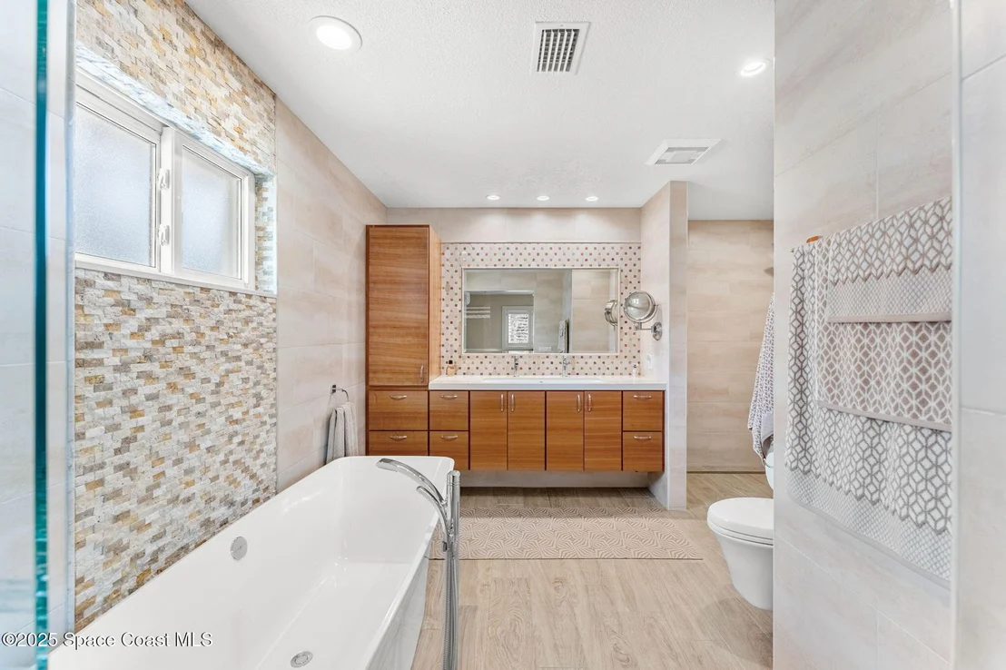 Photo of 610 Mango Drive