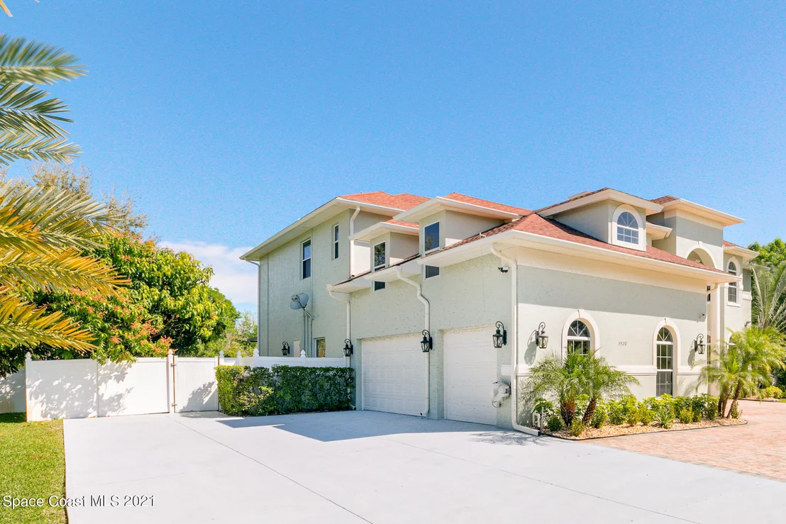 Photo of 3520 Charlton Place