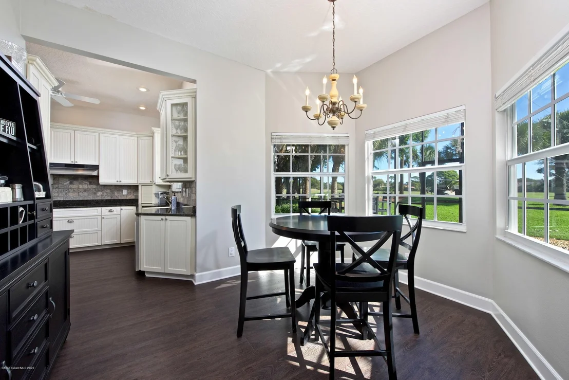 Photo of 637 Woodbridge Drive