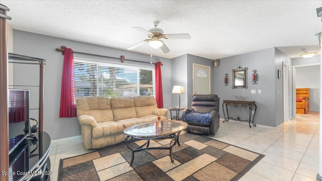 Photo of 987 Sycamore Drive