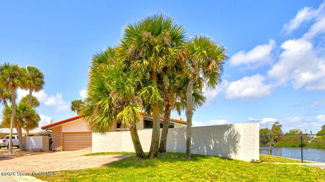 Photo of 200 Rose Drive