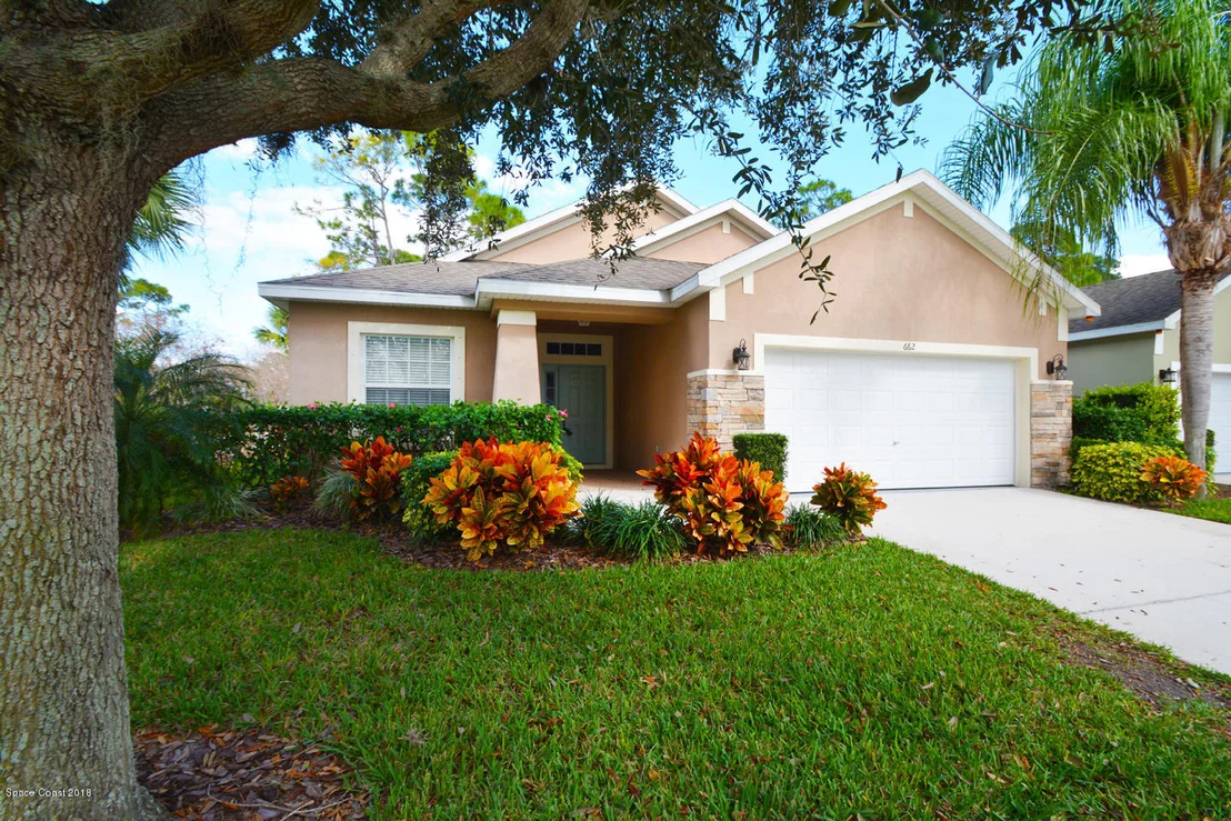 Photo of 662 Waterside Circle