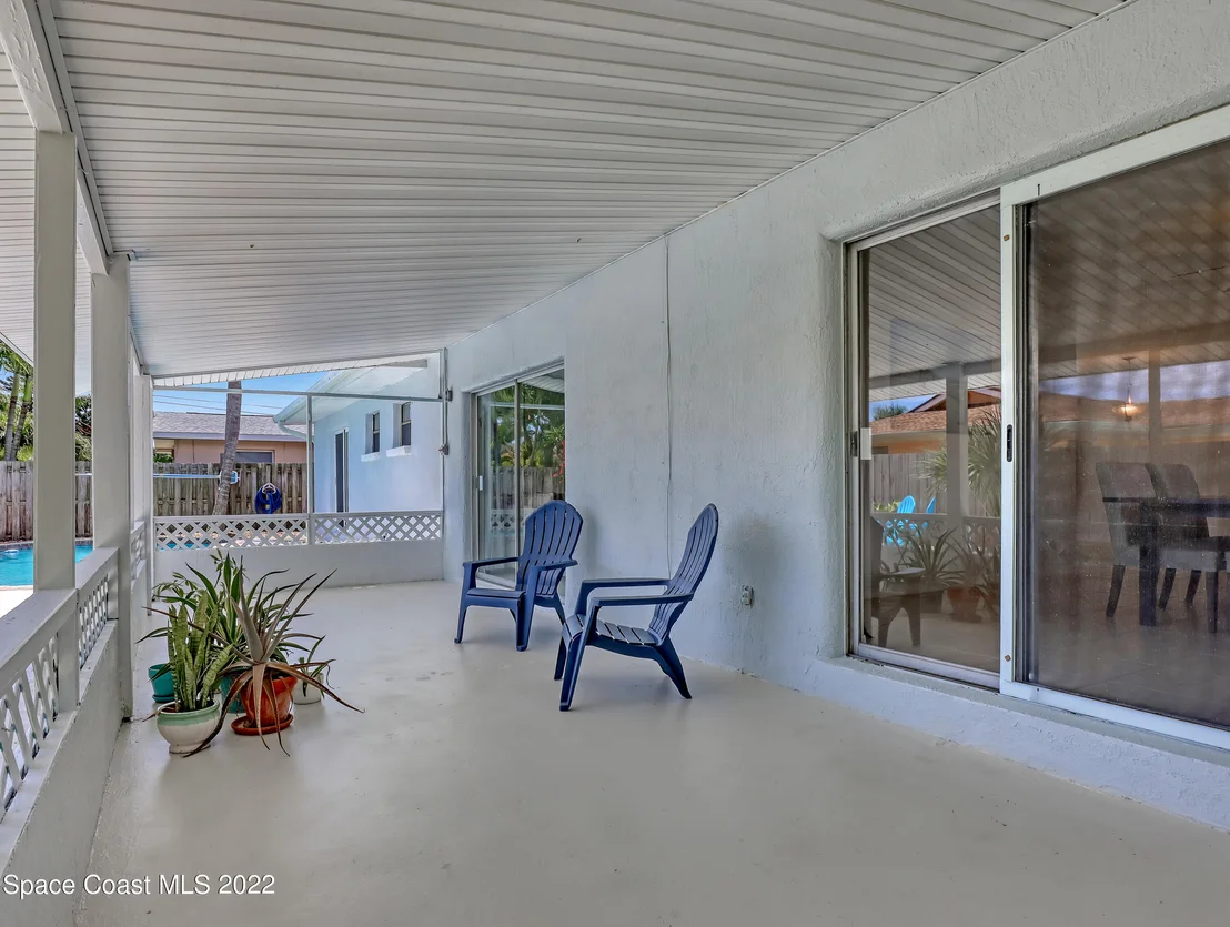 Photo of 619 N Robert Way