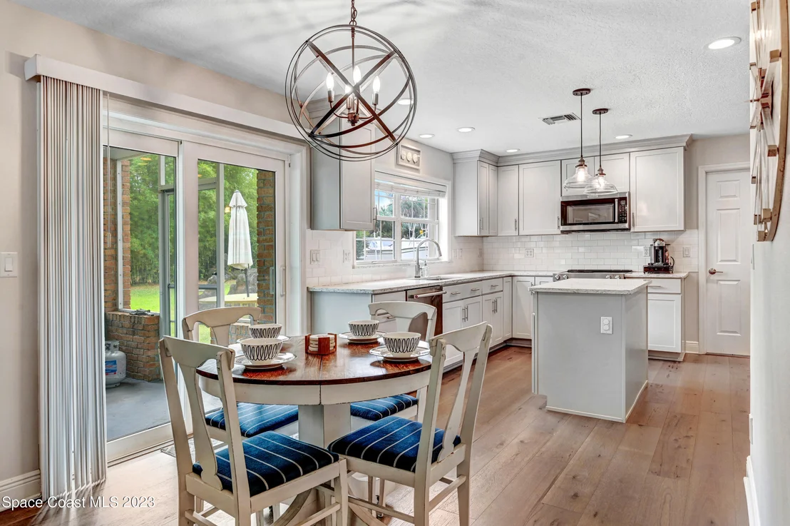 Photo of 2225 Royal Oaks Drive