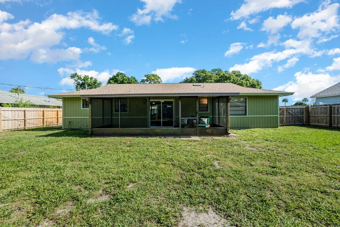 Photo of 1015 Hibiscus Street