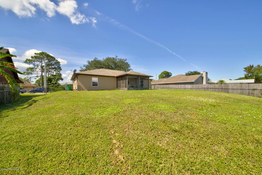 Photo of 6845 Cedar Avenue