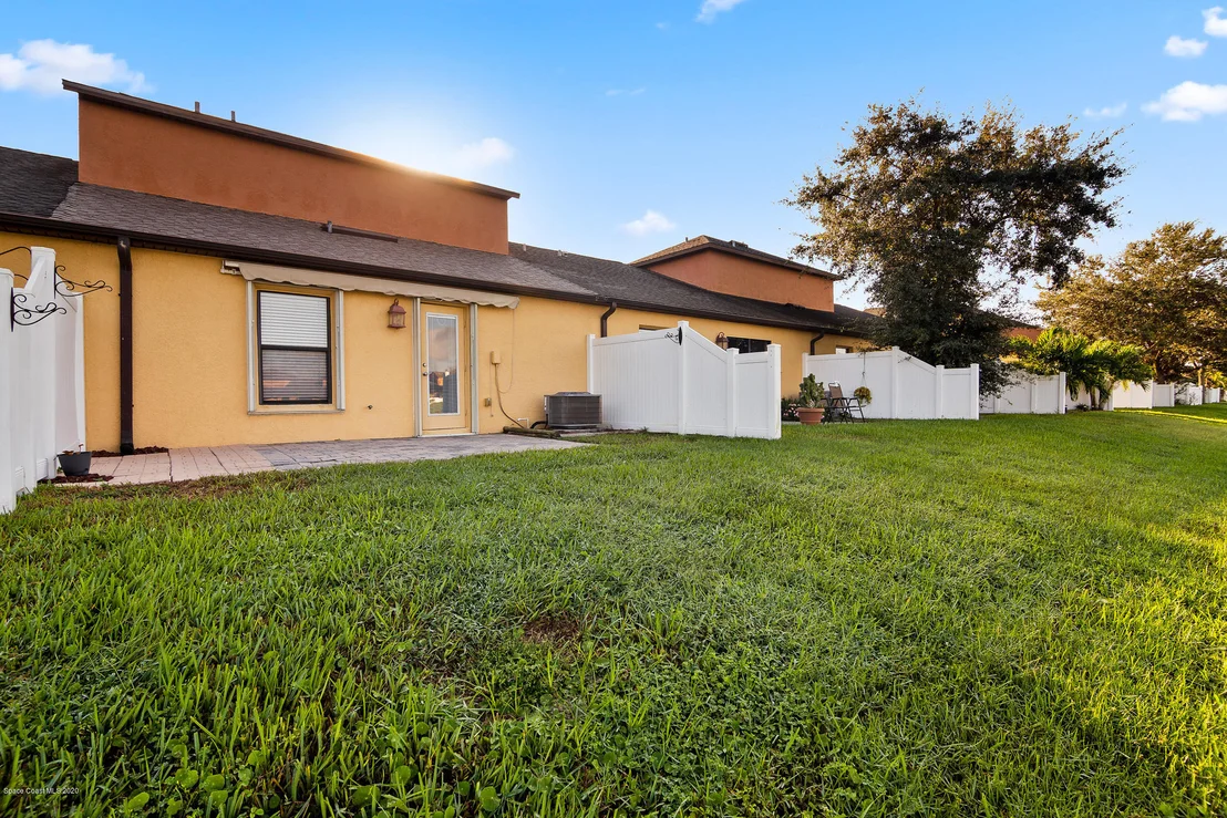 Photo of Unit 103 at 835 Luminary Circle