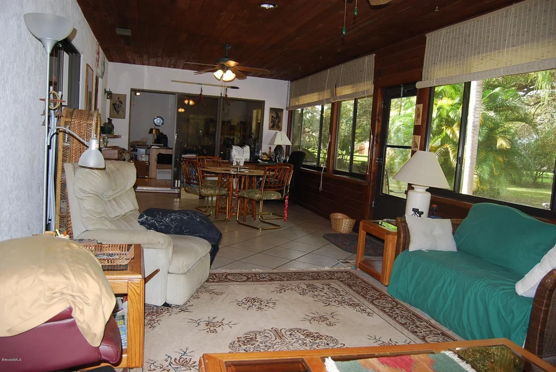 Photo of 1886 Oakwood Trail