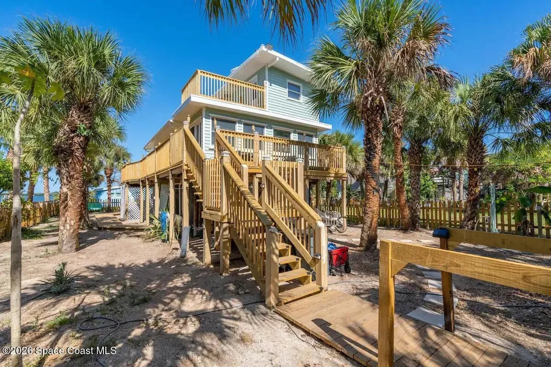 Photo of Unit B at 47 Vip Island