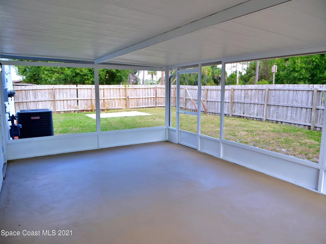 Photo of 1728 Golfview Drive