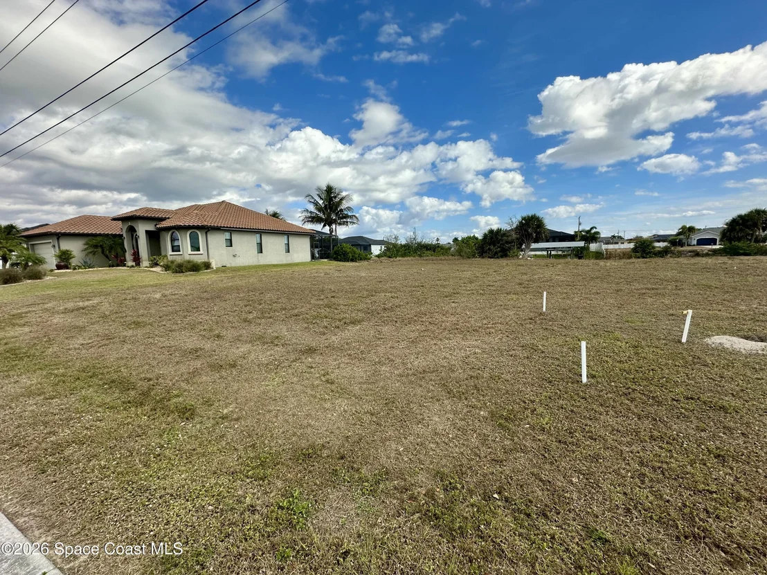 Photo of 2513 Surfside Boulevard