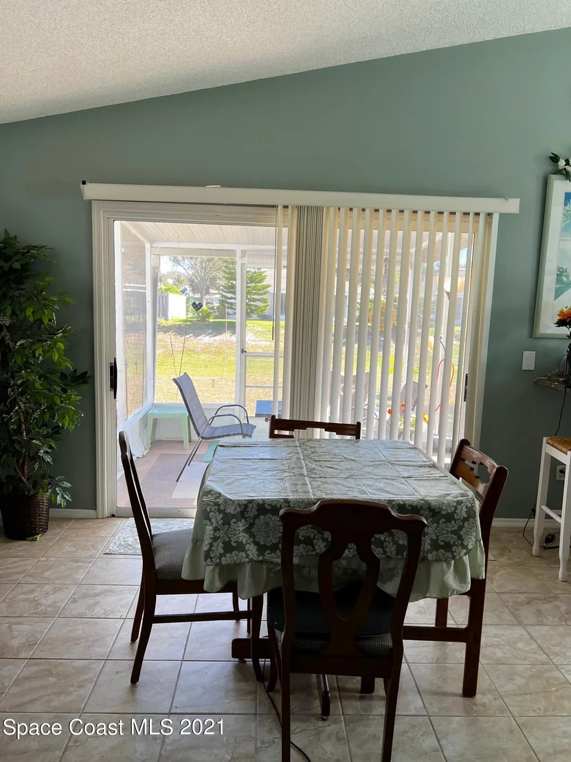 Photo of 1067 Goldenrod Circle NE
