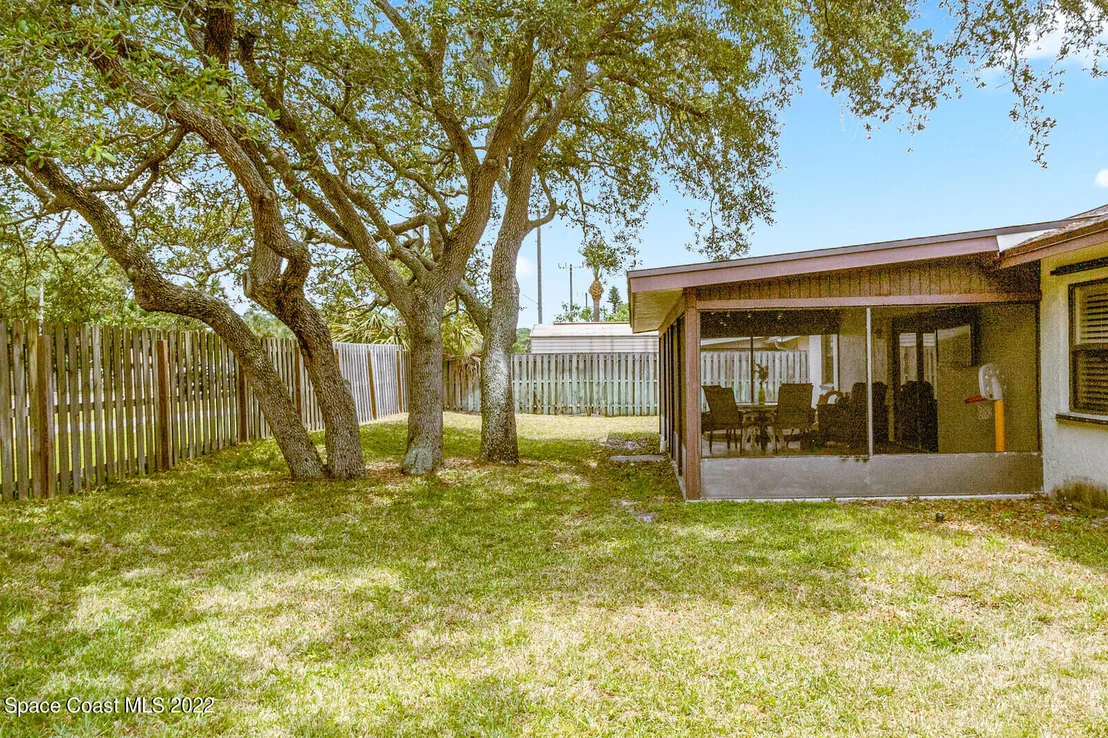 Photo of 1878 Ontario Circle N
