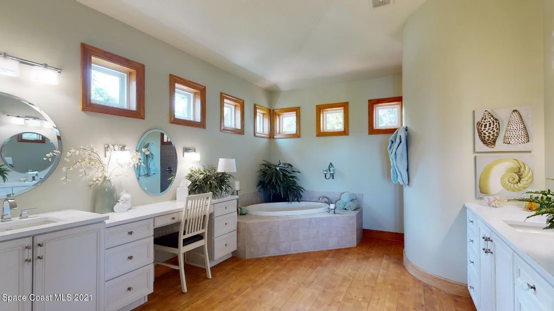 Photo of 400 Bay Point Drive