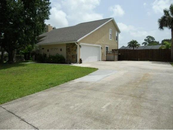 Photo of 162 NE Natalie