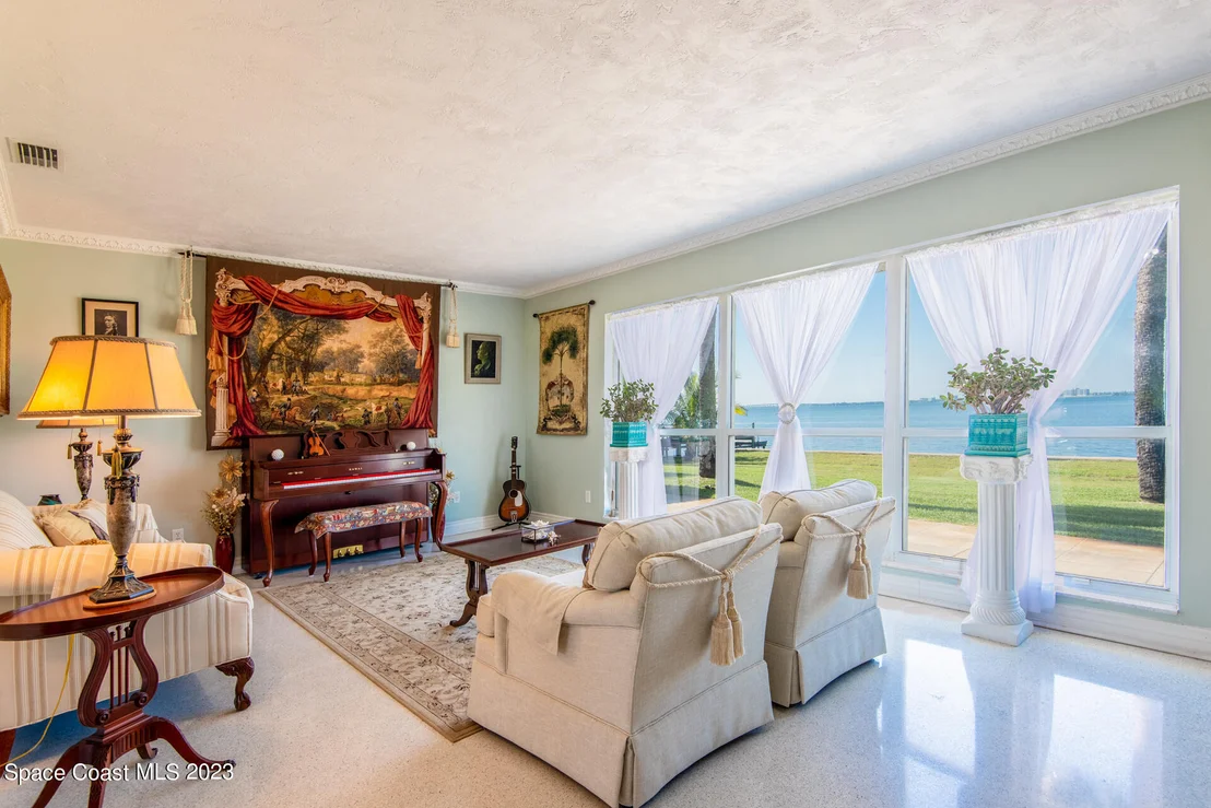 Photo of 775 Malibu Lane