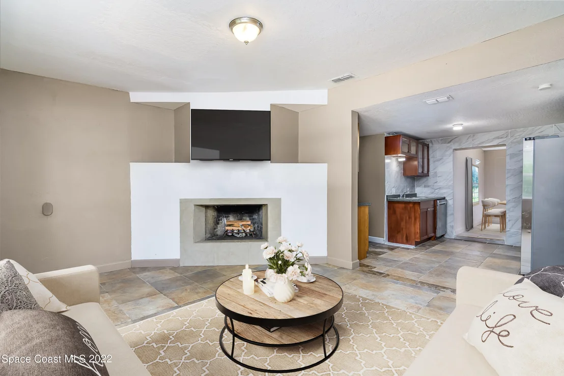 Photo of 1861 Trimble Road