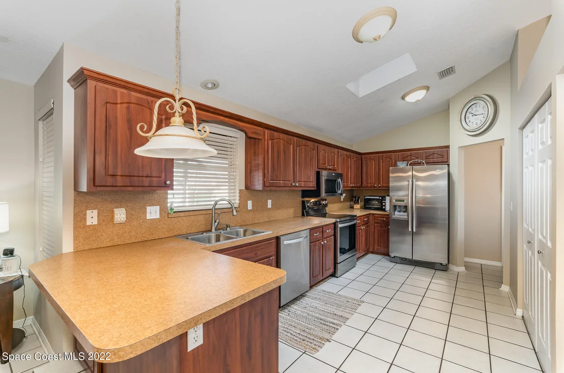 Photo of 5280 Devon Street