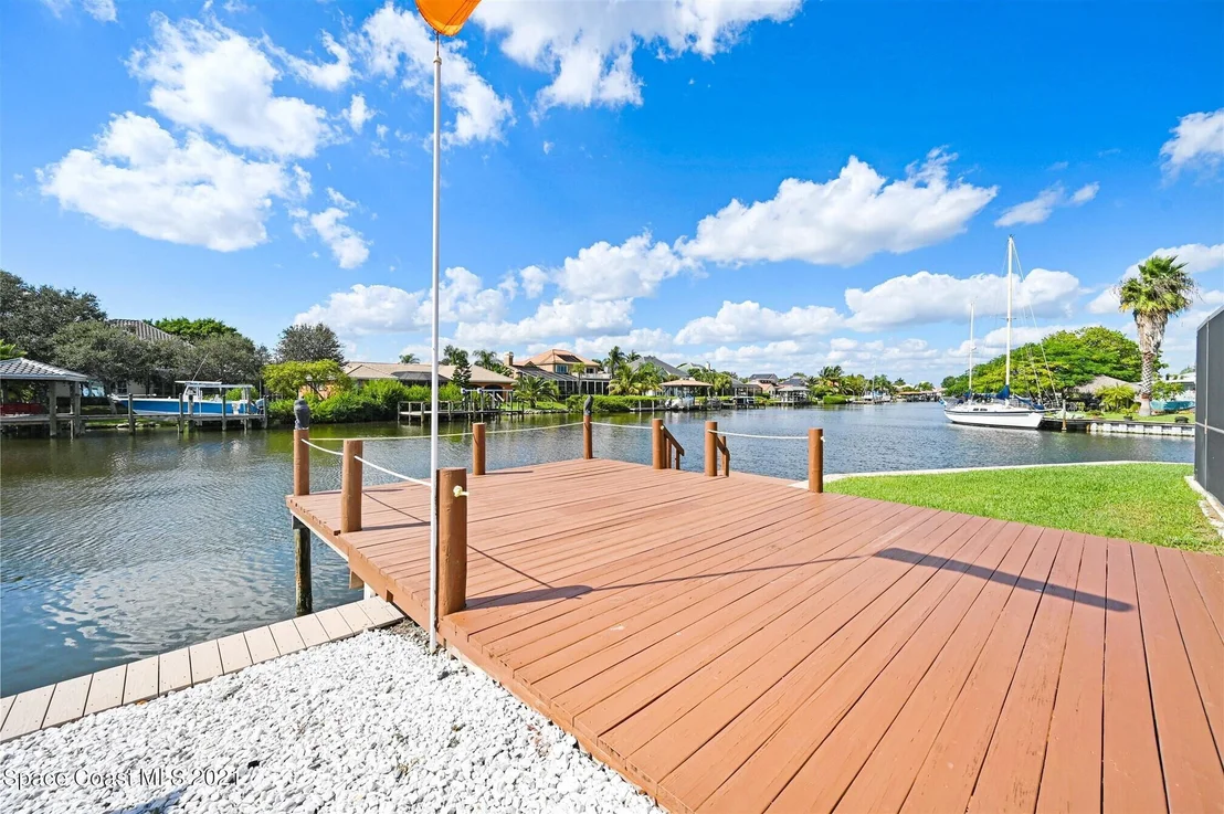 Photo of 489 Penguin Drive