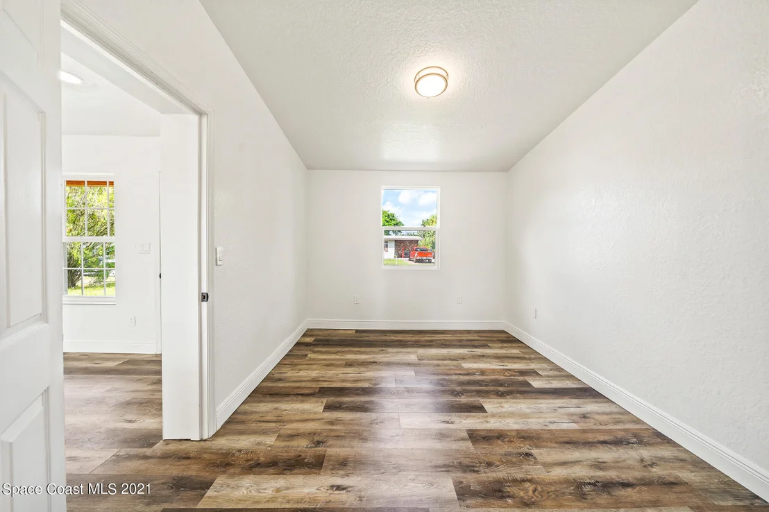Photo of 1161 Wild Rose Drive NE