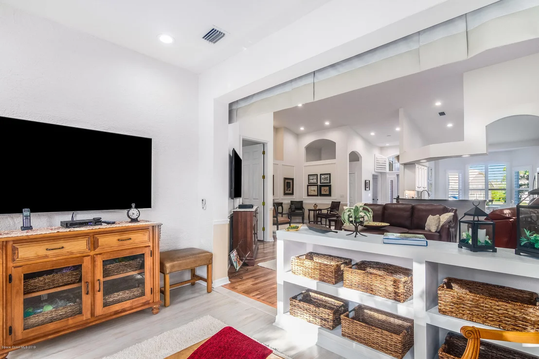Photo of 439 Renaissance Avenue
