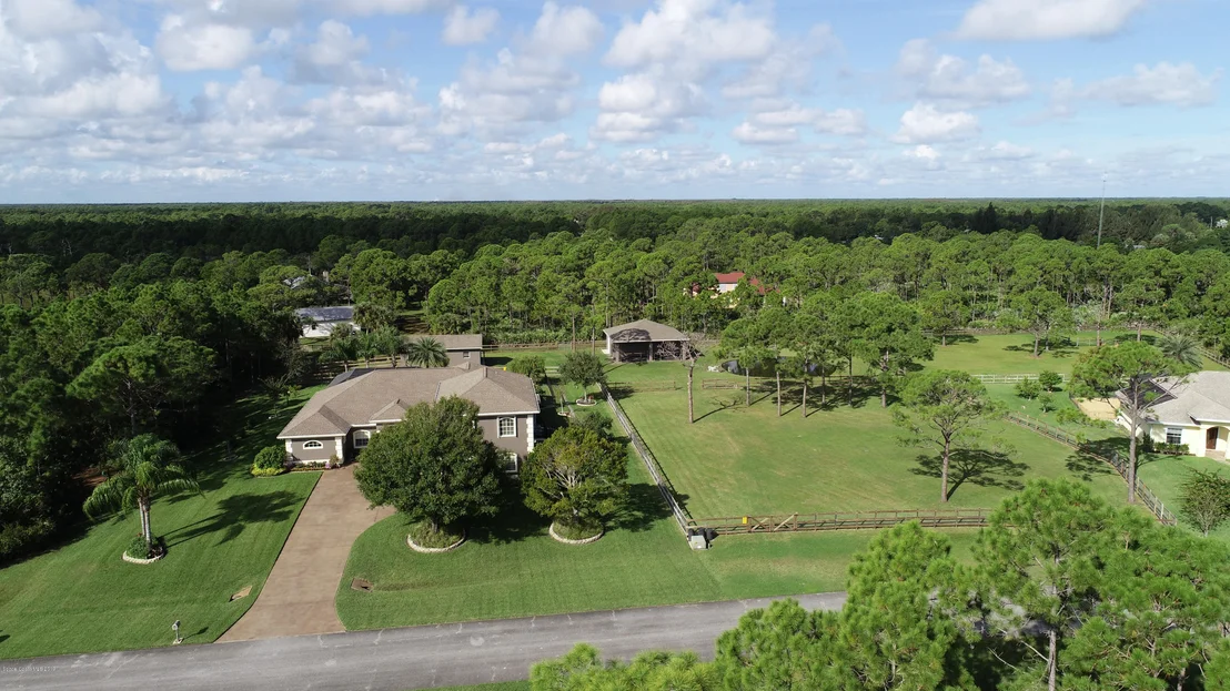 Photo of 6940 Hacienda Drive