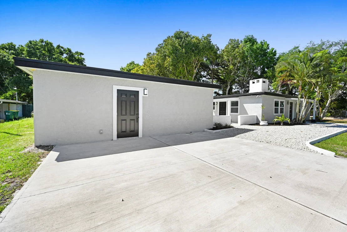 Photo of 447 Helen Street