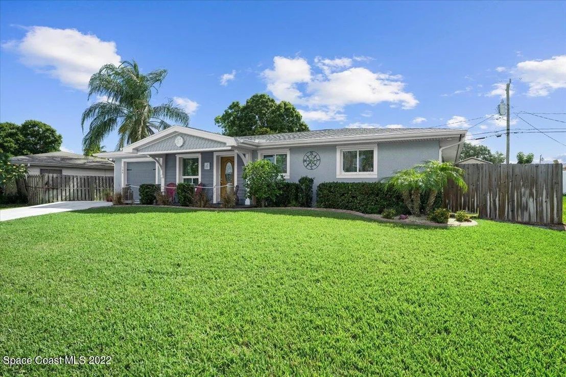 Photo of 749 Badger Drive NE