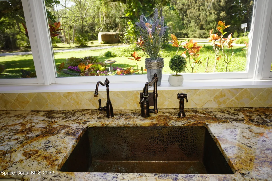 Photo of 686 Hammock Road