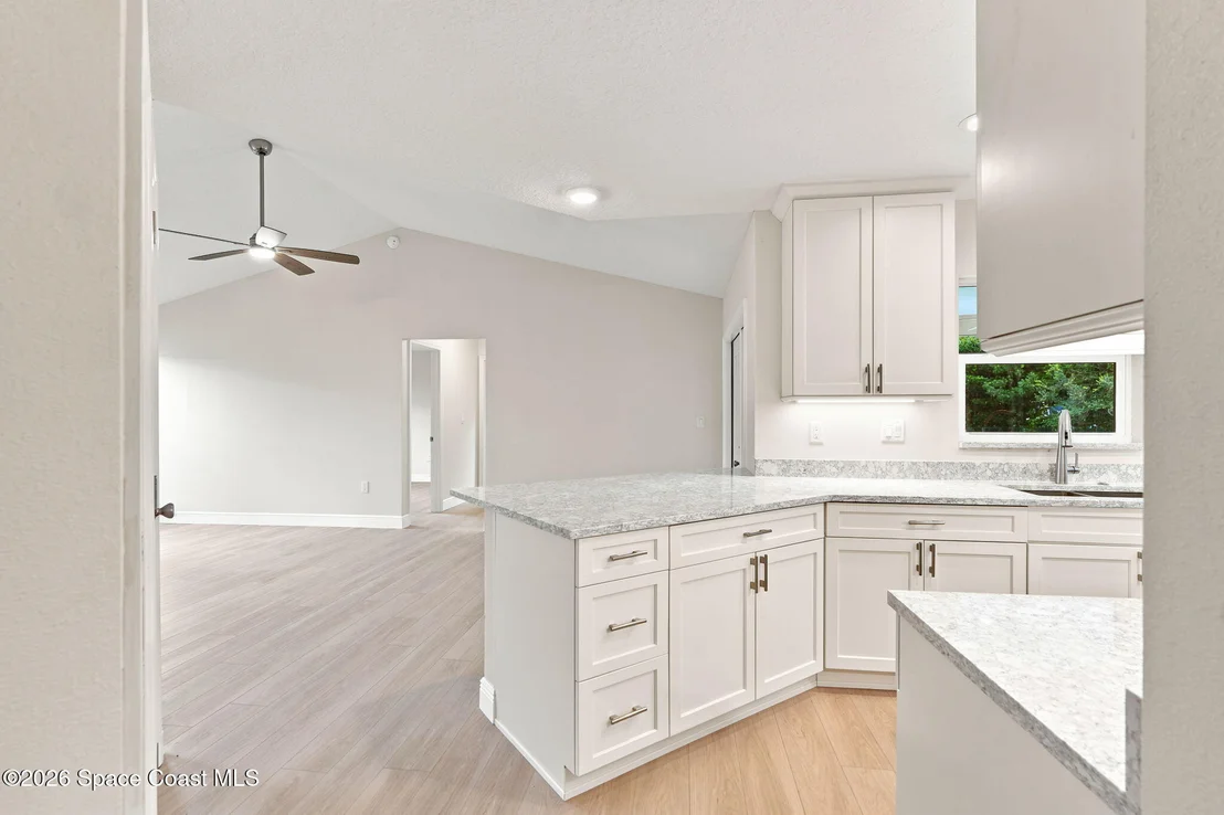 Photo of 5075 Mayflower Street