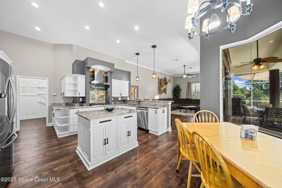 Photo of 842 Thrasher Drive