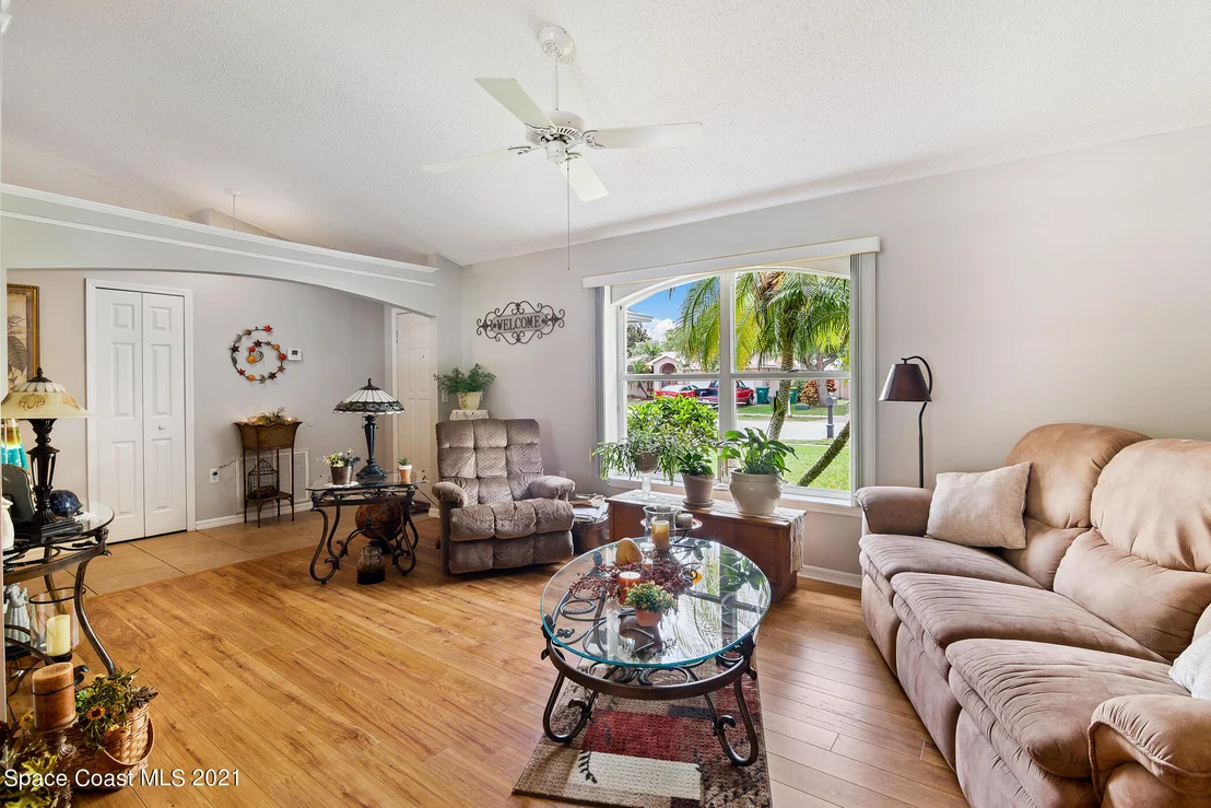 Photo of 2029 Lansing Street