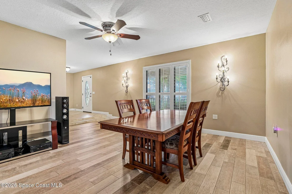 Photo of 2460 Lacourt Lane