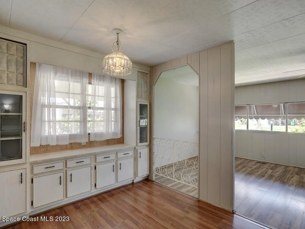 Photo of 925 Barefoot Boulevard
