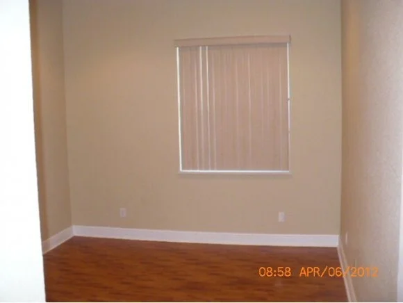 Photo of 4634 Longbow