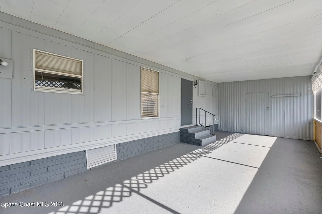 Photo of 1162 Luther Drive