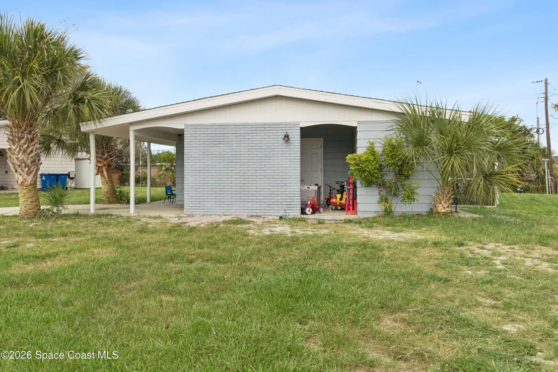 Photo of 784 Badger Drive NE