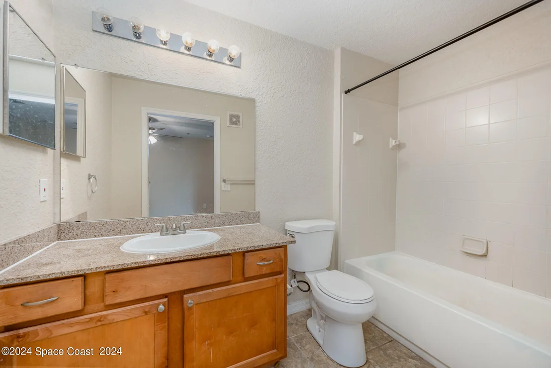 Photo of Unit 1021 at 3501 D'Avinci Way