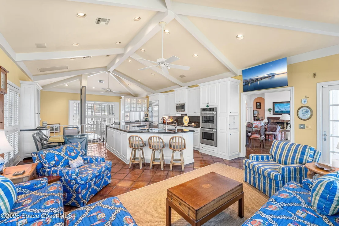 Photo of 680 Ocean Road