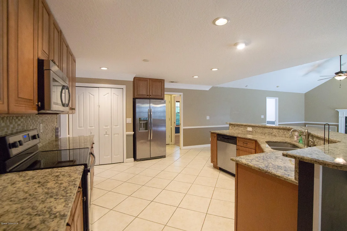Photo of 652 Gilbert Drive NE