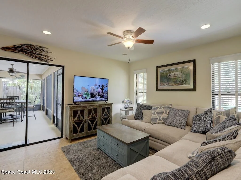 Photo of 9850 Oak