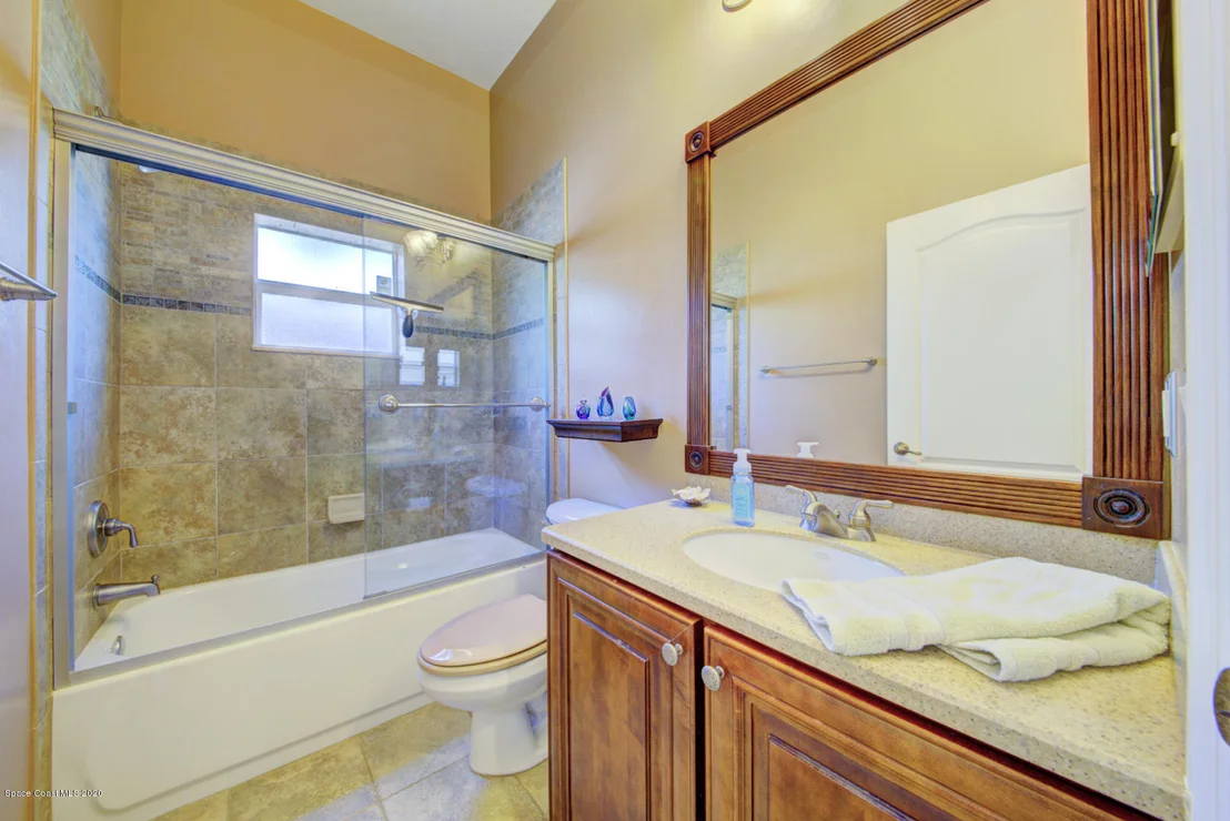 Photo of 2084 Botanica Circle