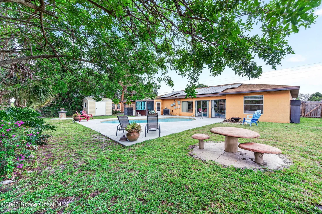 Photo of 719 Bianca Drive NE