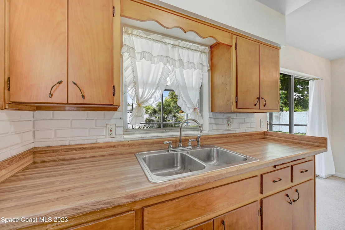 Photo of 1359 Ashwood Drive